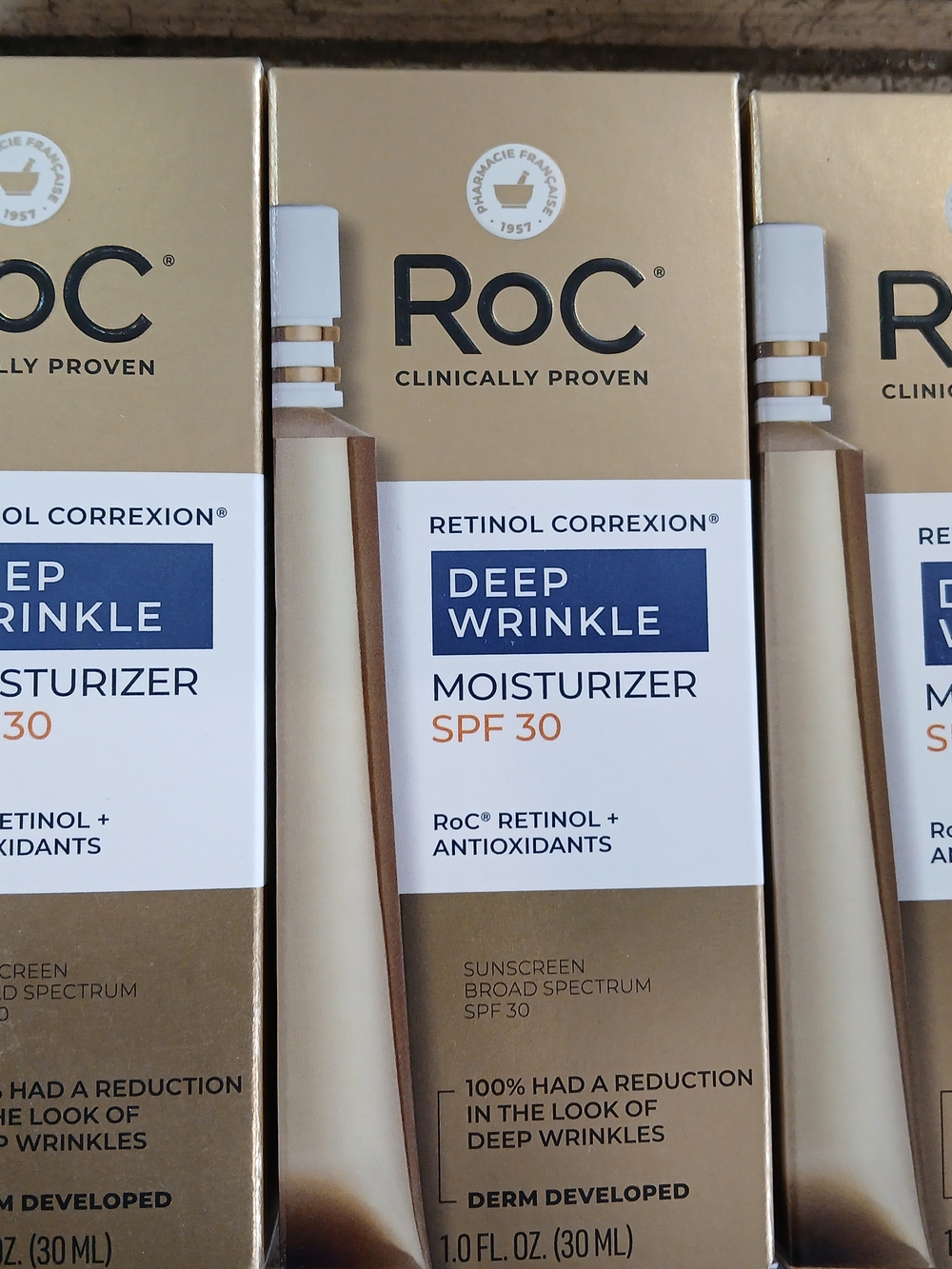 Deep Wrinkle Moisturizer SPF 30 – Gold/White
